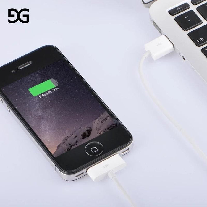9eight5 iPhone 4/4s and iPad charger cable showing USB end and device connector for Apple phones and tablets