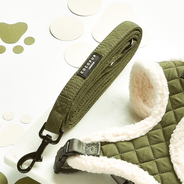 Khaki quilted dog lead with cream trim and padded handle from Cocopup London.