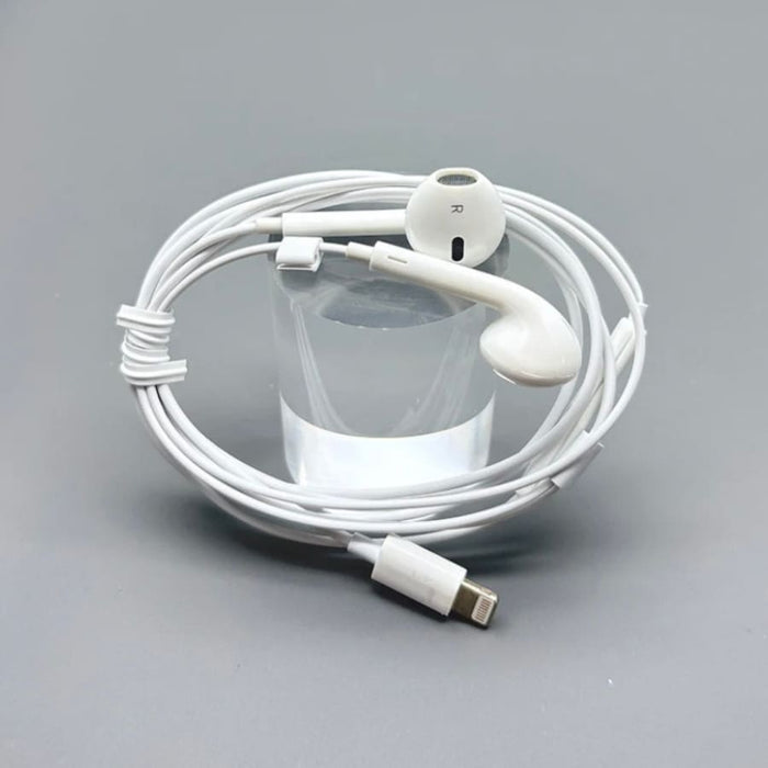 Kinglink KL05L earphones with lightning cable connected to a smartphone, 9eight5 phone and tablet accessory in black.