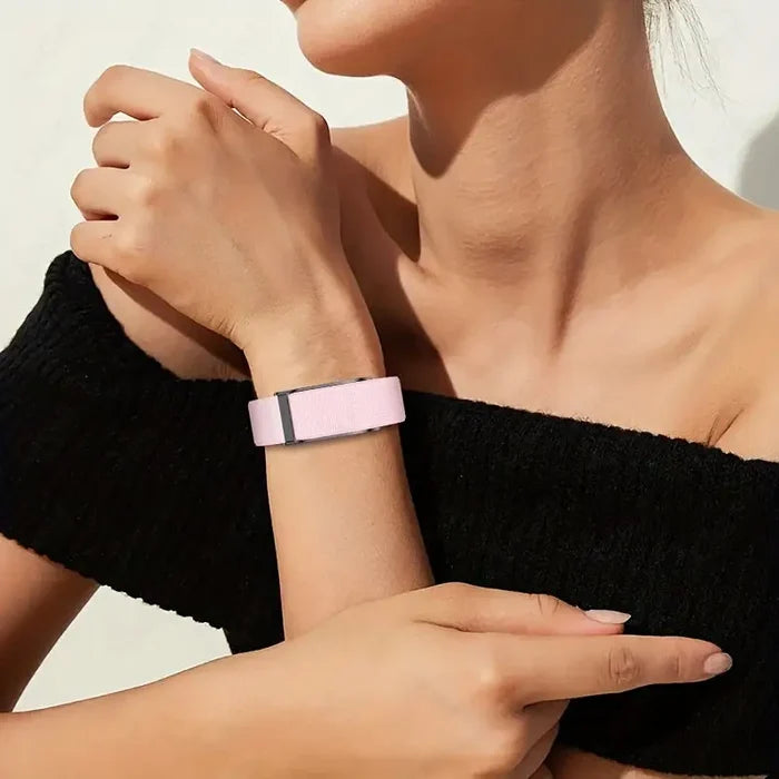 Habicare LIGE No-Screen Fitness Smartwatch TWS in four colors, ultra-thin and lightweight, designed for active wear.