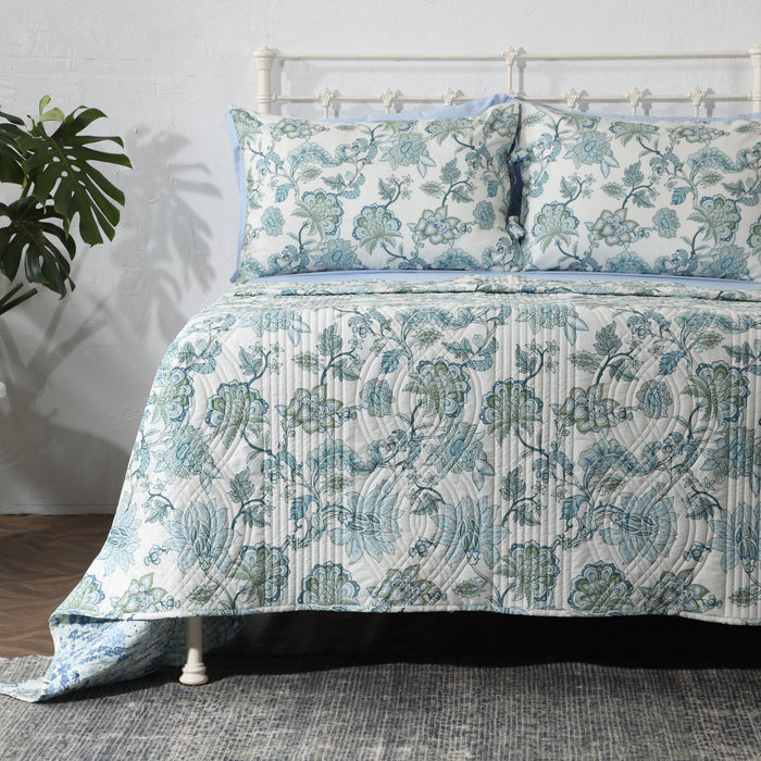 Reversible Jacobean Windflower Percale quilt set from Whites of London NZ, featuring floral patterns on soft, crisp cotton bedding.
