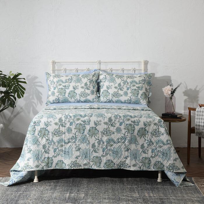 Reversible Jacobean Windflower quilt set by Whites of London NZ, showing floral pattern with soft, crisp percale fabric.