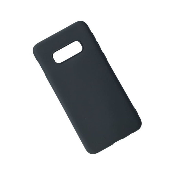 Black silicone phone case for Samsung Galaxy S10e by 9eight5, showing a close-up of the textured material and precise cutouts.
